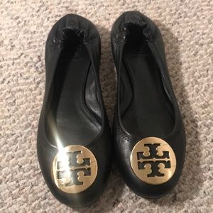 Tory Burch Black and gold flats